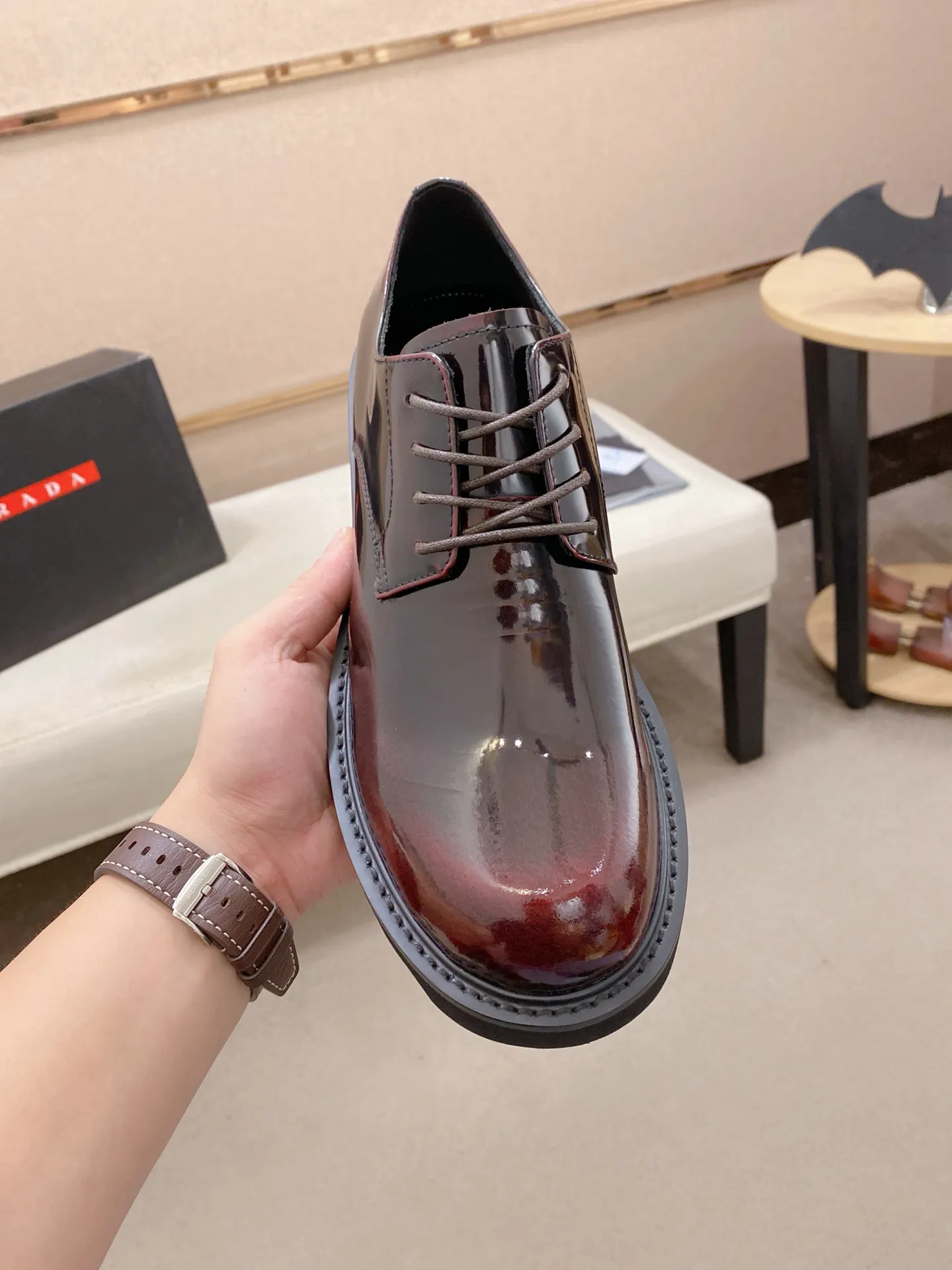 Factory price 640💰 🍁🍁High version High-quality new PRADA (Prada) counters are launched simultaneously, new men's shoes, 😘fabrics are selected from imported lacquered first-layer cowhide, and imported cowhide lining. 👍🏿 High-end ☄️ air-cushion molded anti-slip rubber outsole, exquisite lines, simple and elegant, comfortable and high-end for leisure travel. Code number: 38 to 45